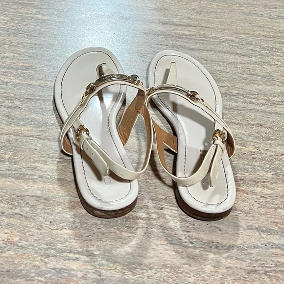 Coach Caterine thong strapped off-white sandals - Picture 2 of 15